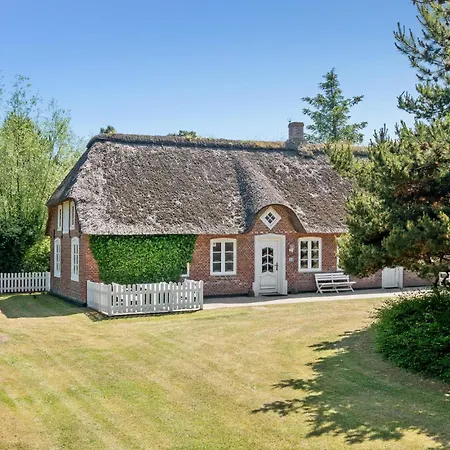 Pet Friendly In Romo With Kitchen