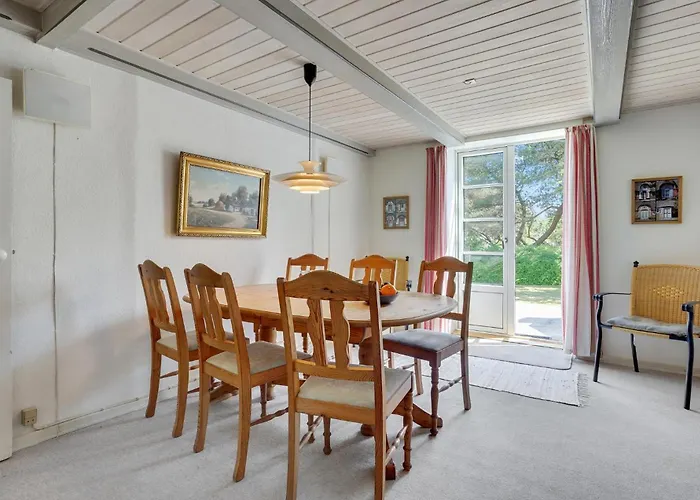 Pet Friendly In With Kitchen * Romo