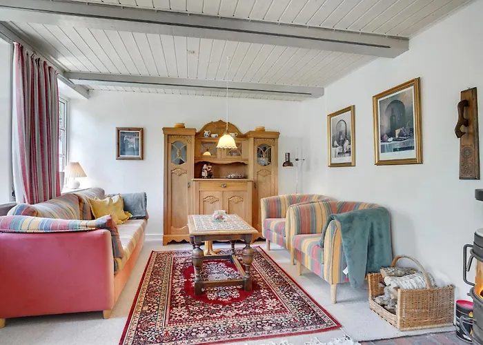 Pet Friendly In With Kitchen *