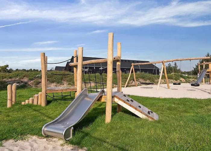 Pet Friendly In With Kitchen